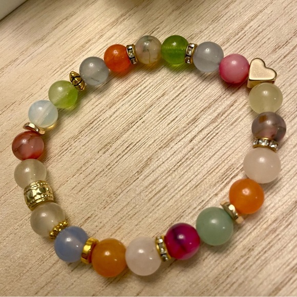 Rainbow Multi Colored Agate Gemstone bracelet, heart charm, stretch - Picture 4 of 6